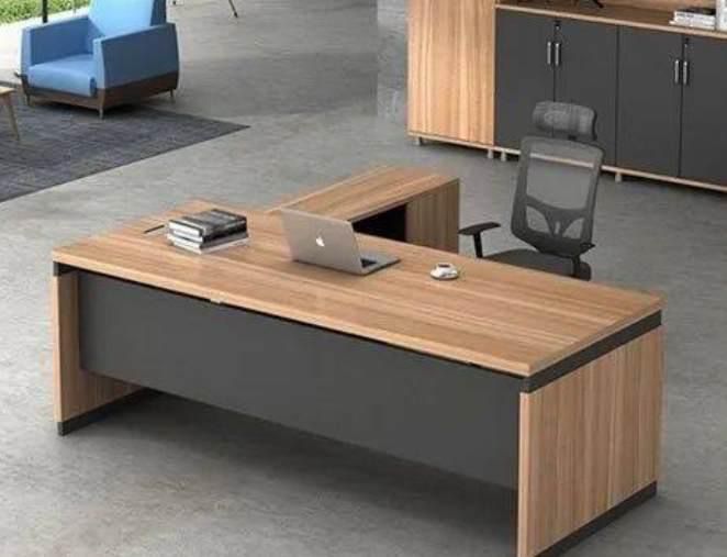 Boss Table